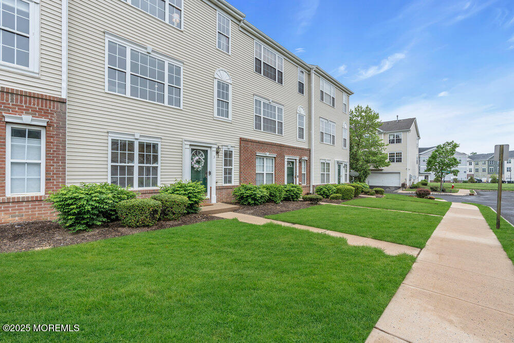 3 Kuczynski Drive, Unit 944 Parlin, NJ 08859 - Photo 2 of 33 003_dsc02109-1_485