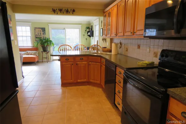 $995,000 | 182 Siegel Boulevard, Babylon, NY 11702