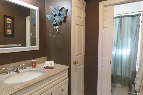 $995,000 | 182 Siegel Boulevard, Babylon, NY 11702