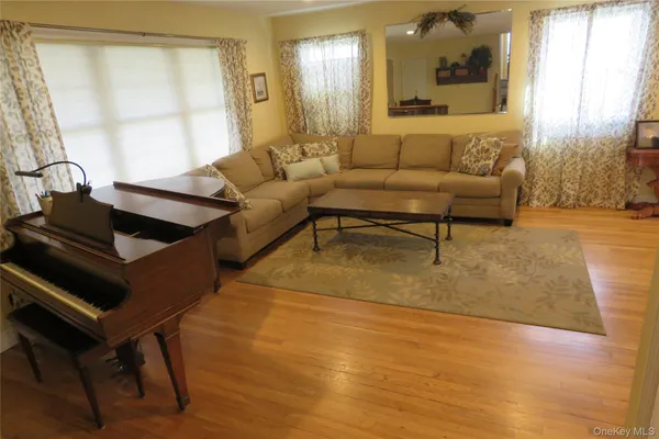 $995,000 | 182 Siegel Boulevard, Babylon, NY 11702