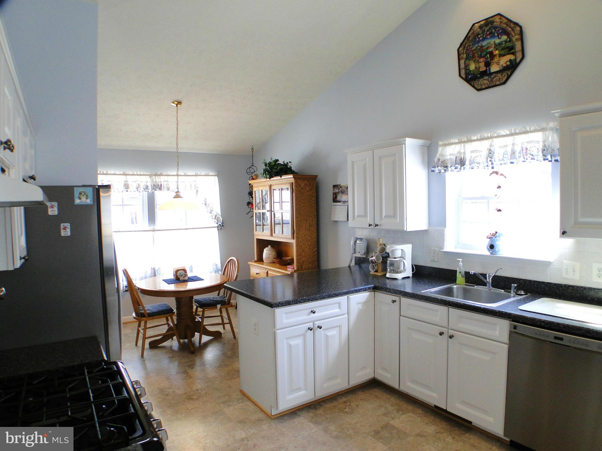 4607 Riddle Drive Baltimore, MD 21236 - Photo 5 of 30 Kitchen