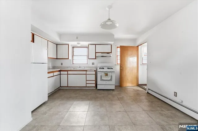 $849,000 | 203 Westervelt Place, Lodi, NJ 07644