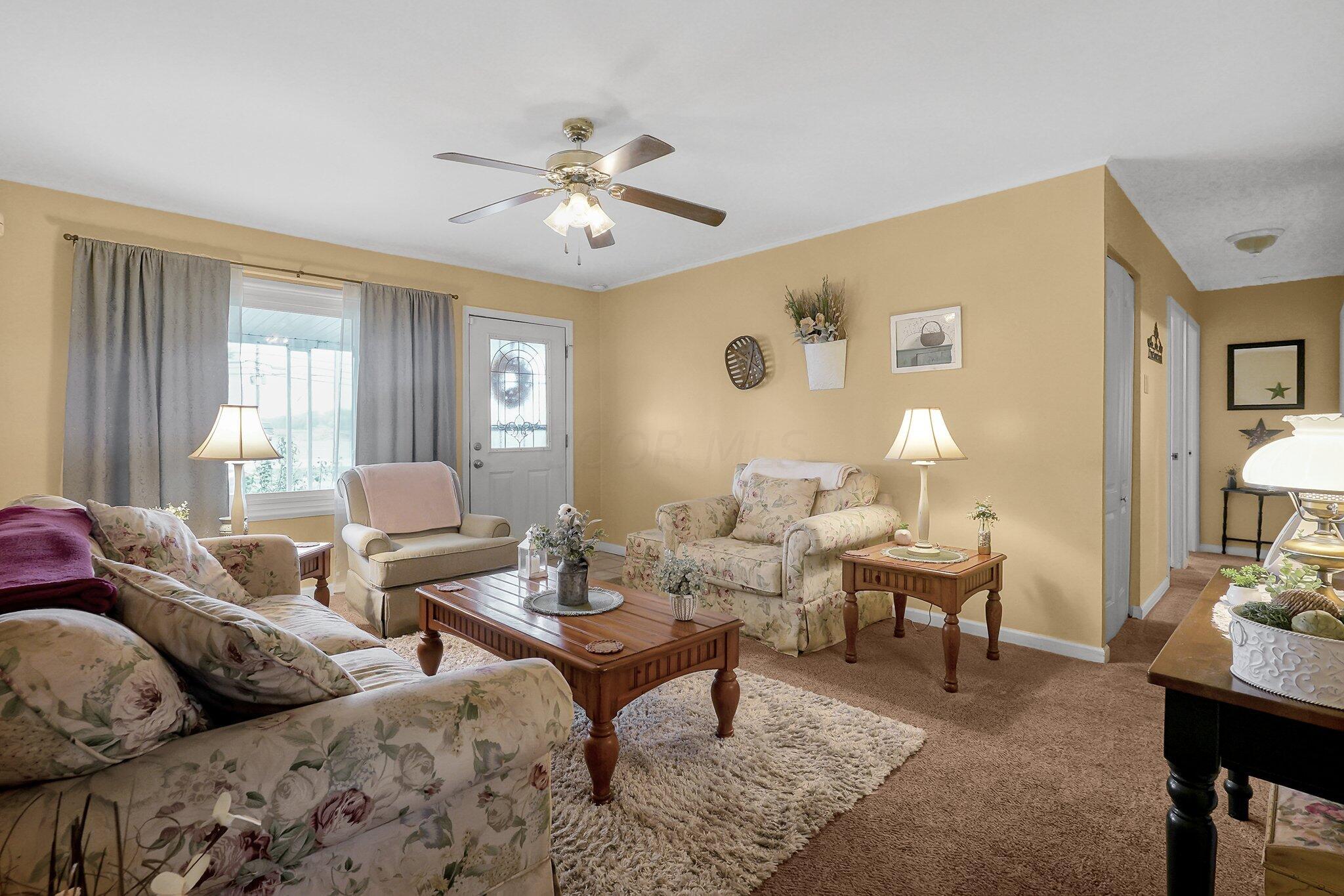 5073 Lockbourne Road Columbus, OH 43207 - Photo 5 of 26 6-web-or-mls-5073-lockbourne-rd
