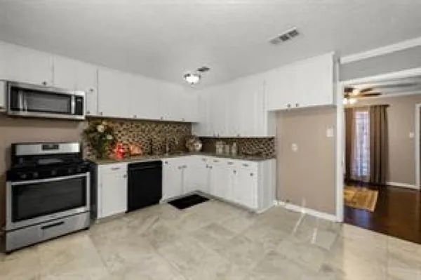 $1,450 | 7252 Parker Road, Houston, TX 77016