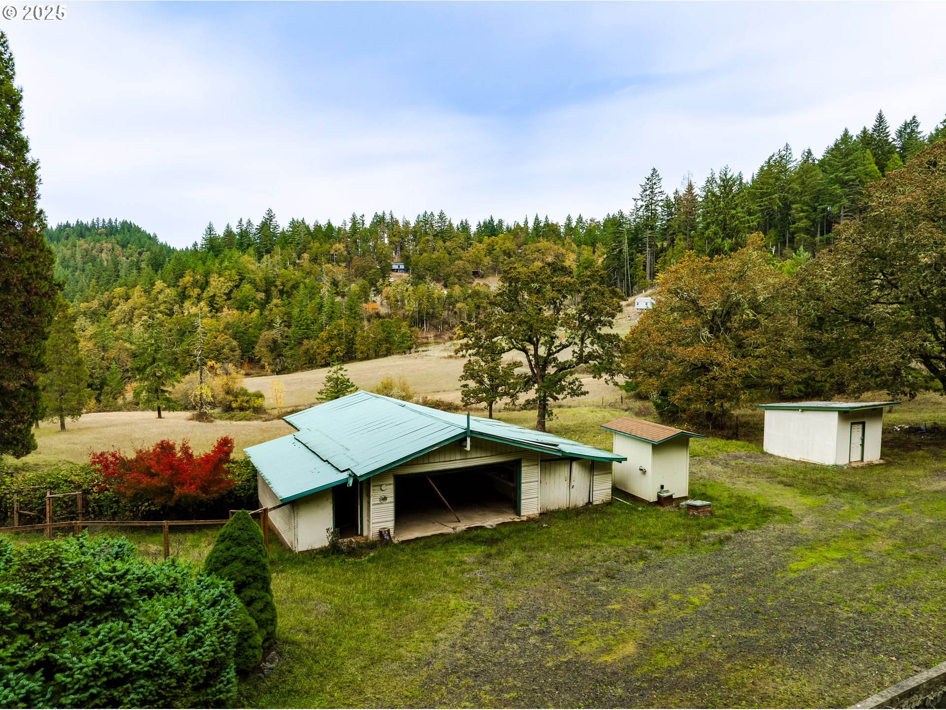 29681 Lusk Road Eugene, OR 97405 - Photo 6 of 26 Gallery Image 6
