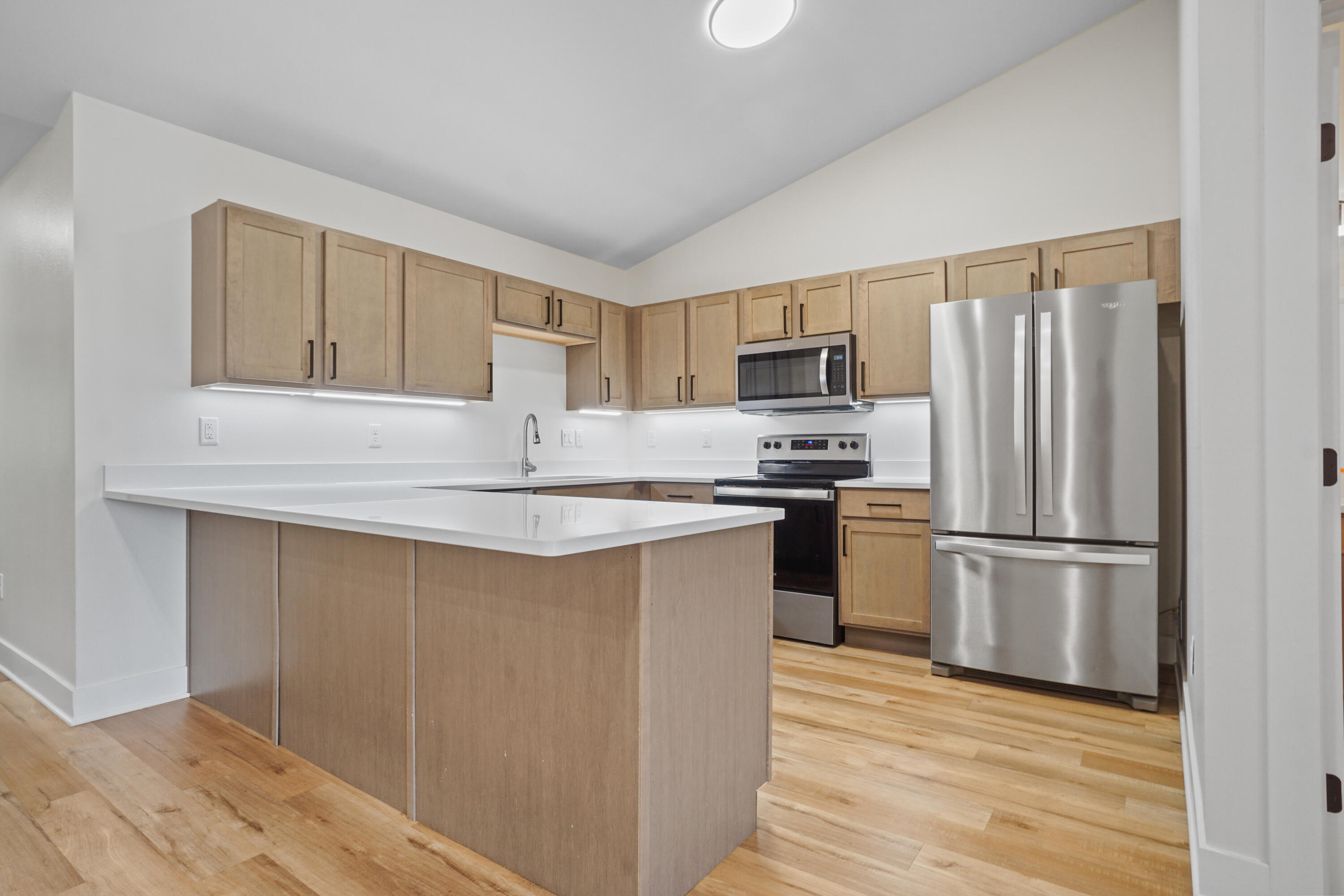 117 Eiche Drive, Unit 2 Slinger, WI 53086 - Photo 11 of 24 Kitchen