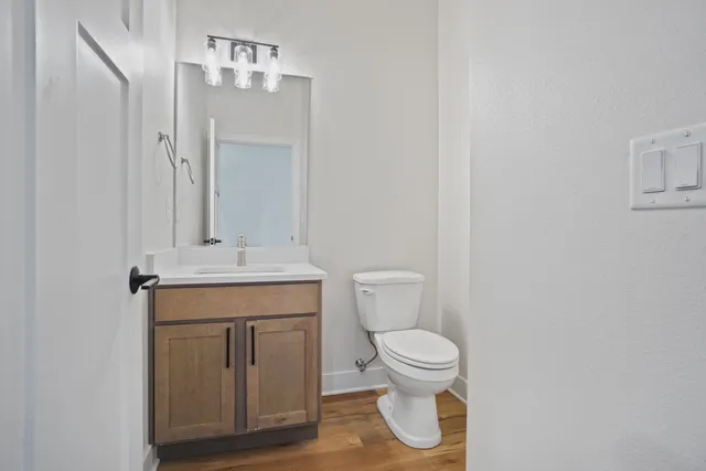 $2,200 | 117 Eiche Drive, Unit 2, Slinger, WI 53086