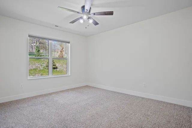 $2,200 | 117 Eiche Drive, Unit 2, Slinger, WI 53086