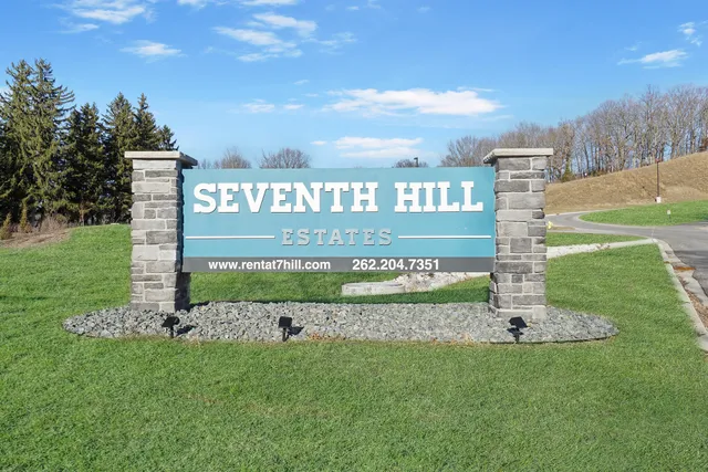 $2,200 | 117 Eiche Drive, Unit 2, Slinger, WI 53086