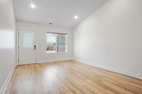 $2,200 | 117 Eiche Drive, Unit 2, Slinger, WI 53086