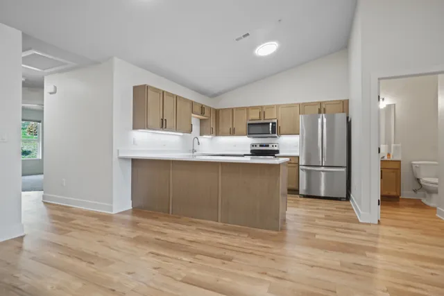 $2,200 | 117 Eiche Drive, Unit 2, Slinger, WI 53086