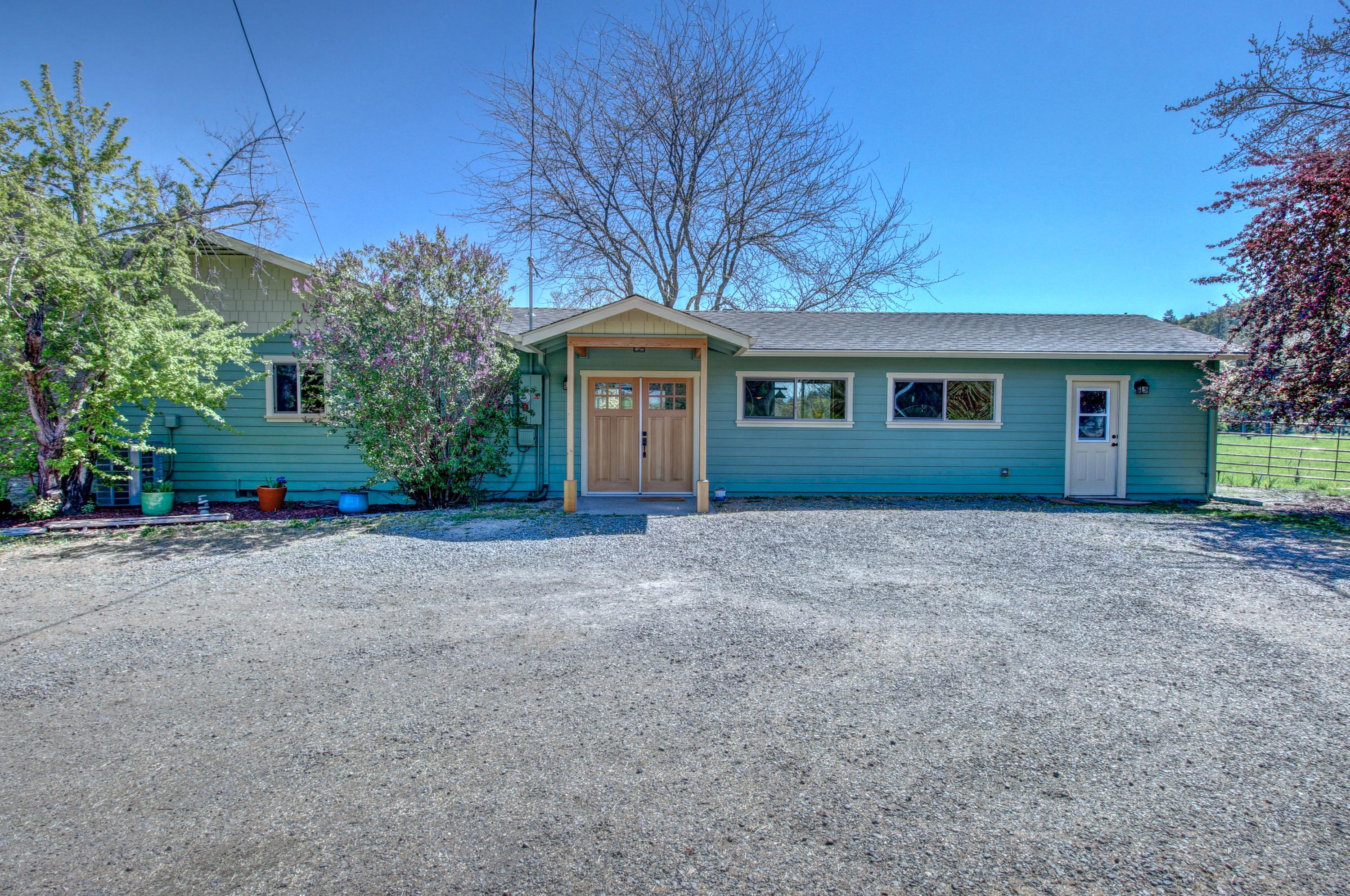 3055 Burrell Road Medford, OR 97501 - Photo 2 of 45 01 Side of house