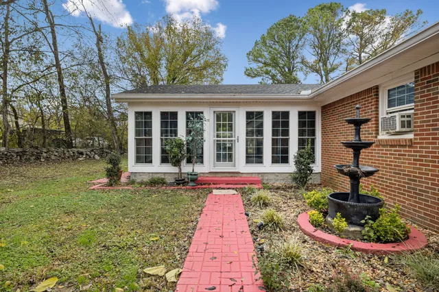 $475,000 | 202 High Street, Alexandria, TN 37012