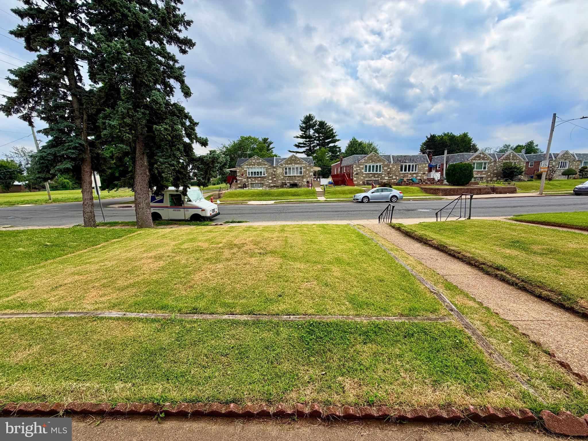 1437 Napfle Avenue Philadelphia, PA 19111 - Photo 4 of 43