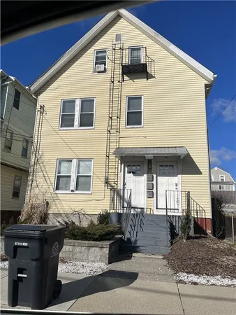 $1,700 | 25 10th Street, Unit 2, East Providence, RI 02914