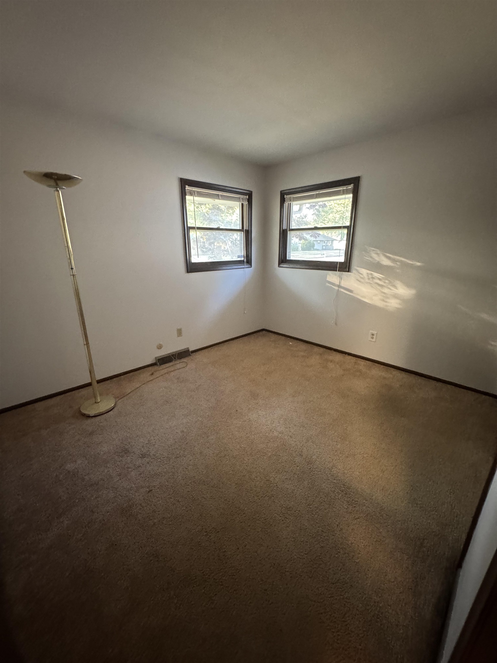1120 Esmond Drive Rockford, IL 61108 - Photo 15 of 20 a view of an empty room and window