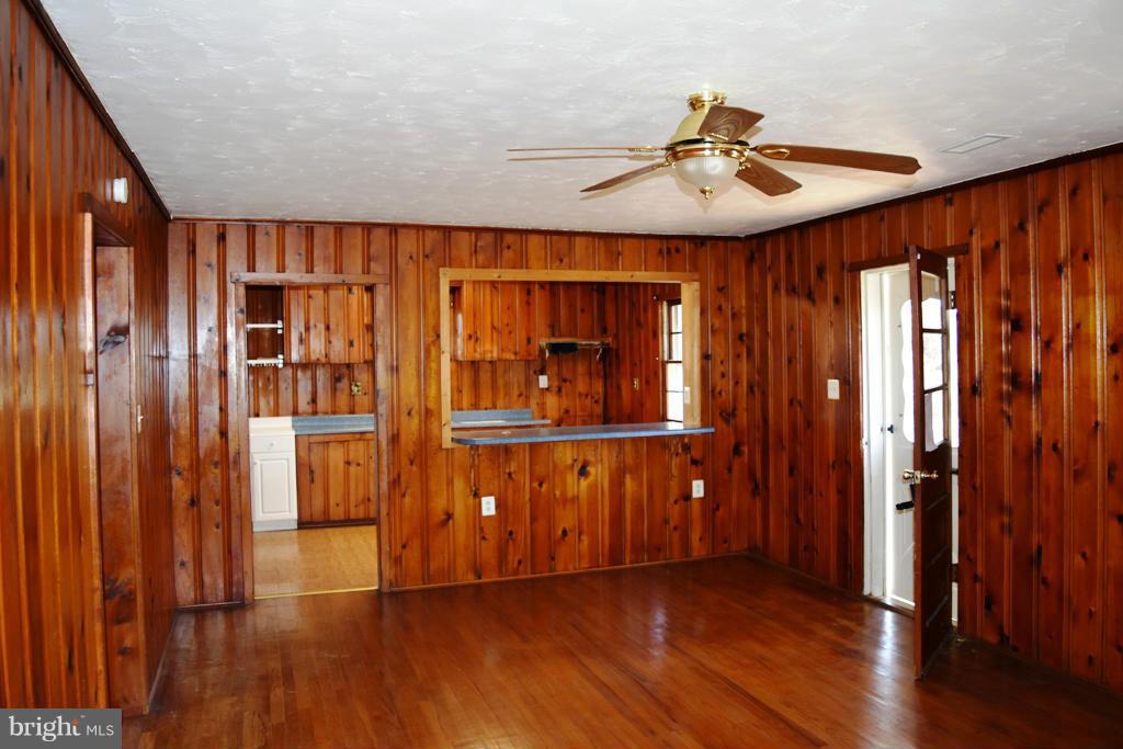 2625 Logmill Road Haymarket, VA 20169 - Photo 15 of 28 Living Room