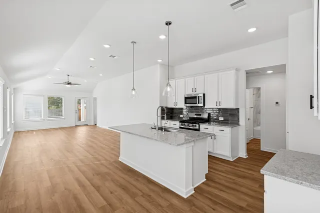 $259,990 | 812 Vlg Brk Drive, Willis, TX 77378