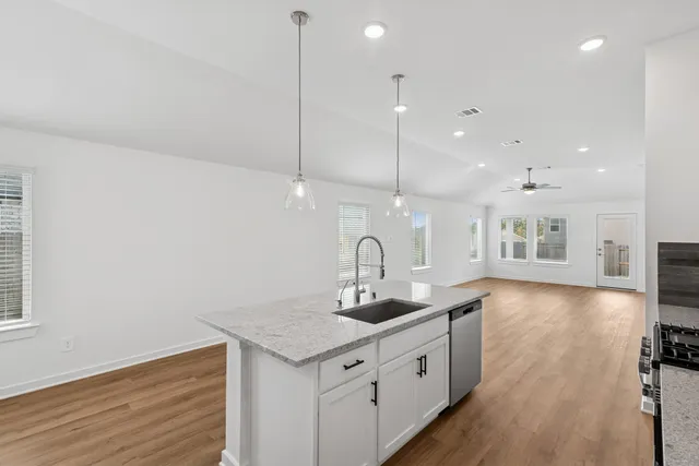 $259,990 | 812 Vlg Brk Drive, Willis, TX 77378