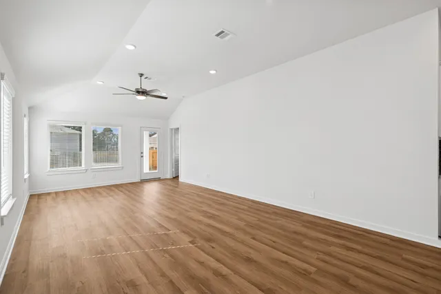 $259,990 | 812 Vlg Brk Drive, Willis, TX 77378