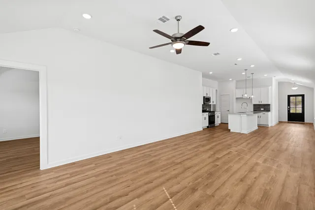 $259,990 | 812 Vlg Brk Drive, Willis, TX 77378