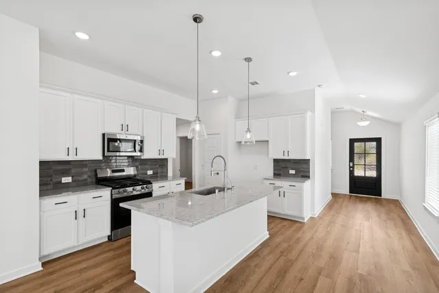 $259,990 | 812 Vlg Brk Drive, Willis, TX 77378