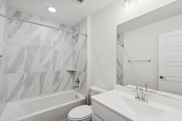 $259,990 | 812 Vlg Brk Drive, Willis, TX 77378