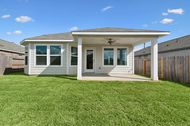 $259,990 | 812 Vlg Brk Drive, Willis, TX 77378