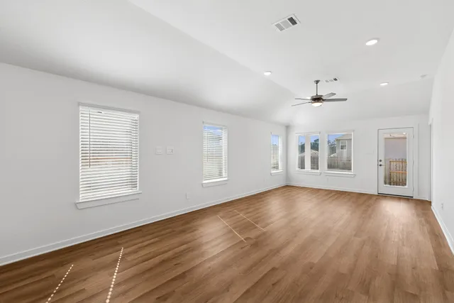 $259,990 | 812 Vlg Brk Drive, Willis, TX 77378