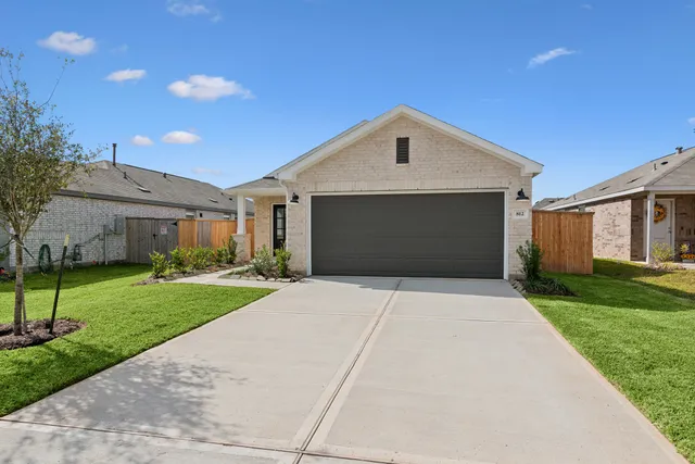 $259,990 | 812 Vlg Brk Drive, Willis, TX 77378