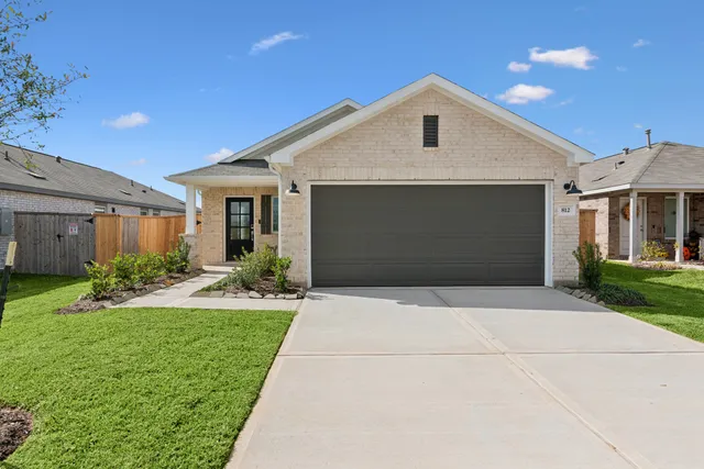 $259,990 | 812 Vlg Brk Drive, Willis, TX 77378