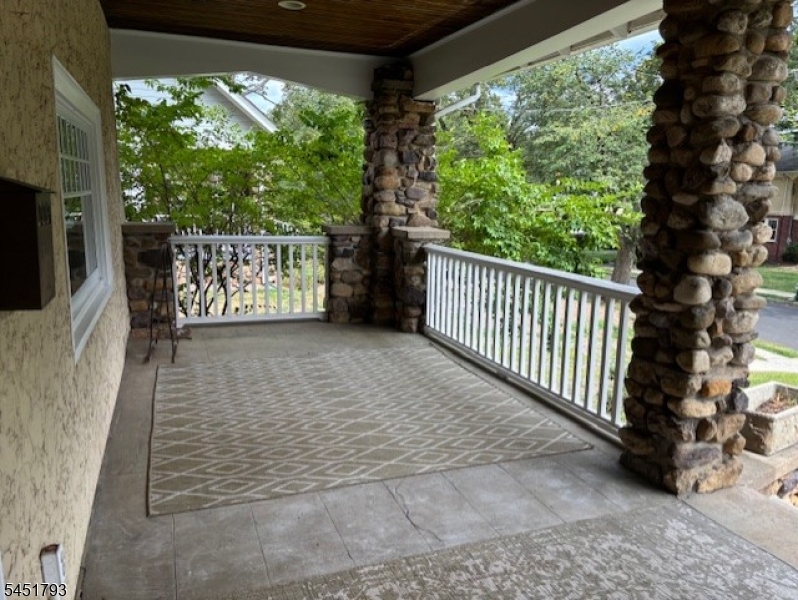12 Forest Road Madison, NJ 07940 - Photo 4 of 22 Gallery Image 4