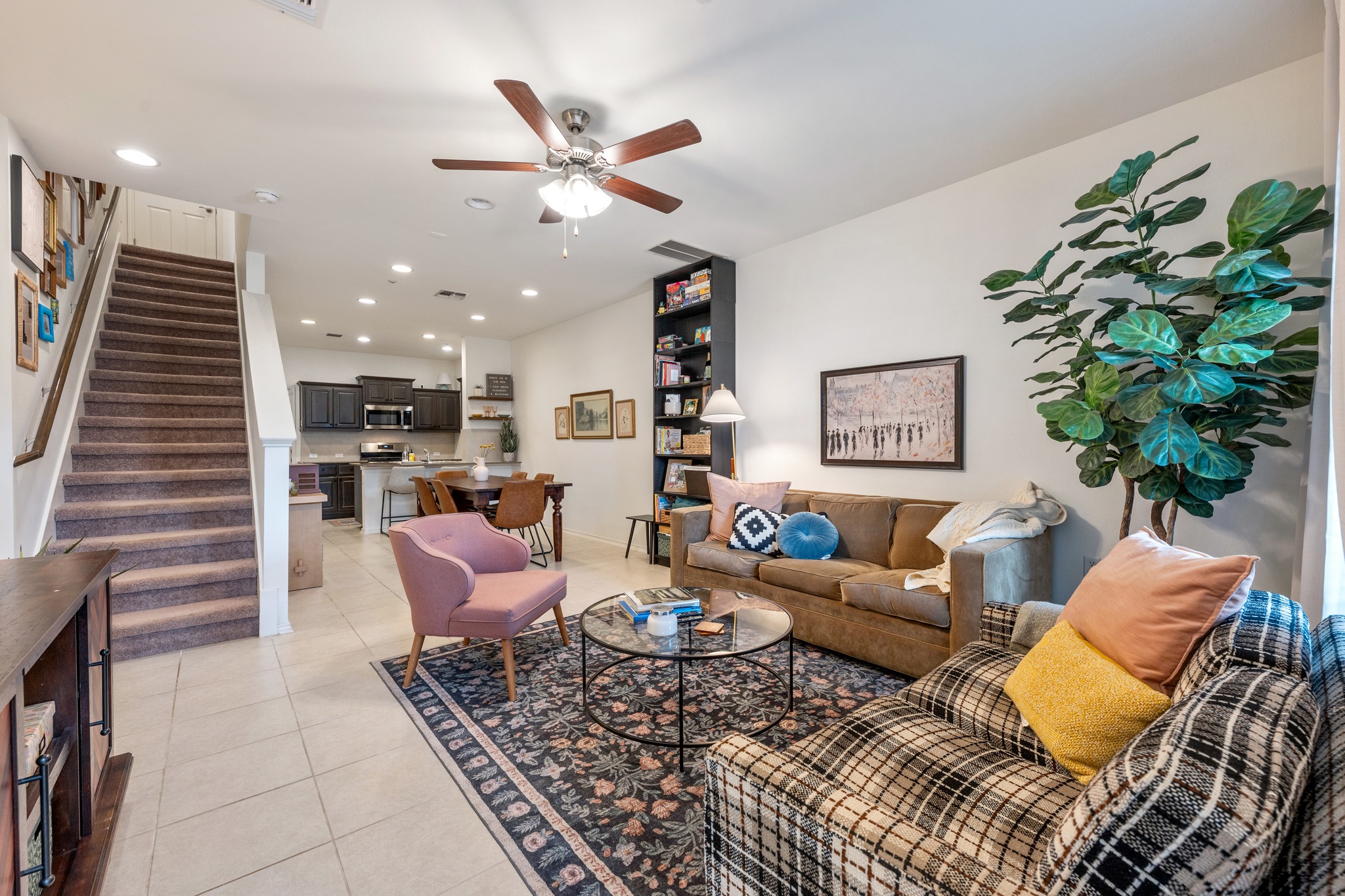 4400 Vaughan Street, Unit B Austin, TX 78723 - Photo 3 of 29 a living room with furniture and a potted plant