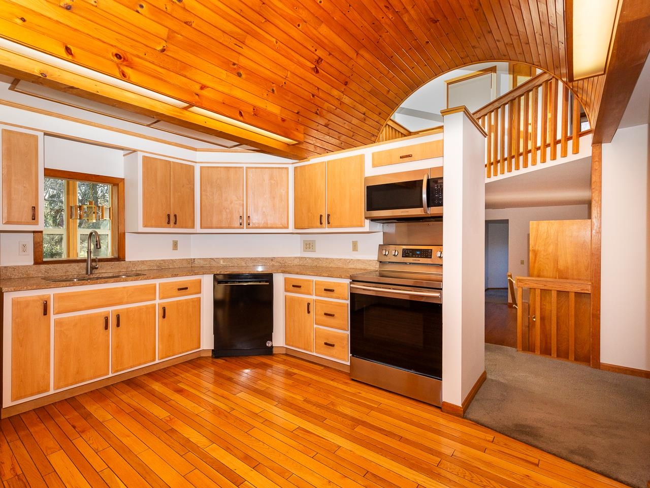 7 Apple Way Stratham, NH 03885 - Photo 13 of 39