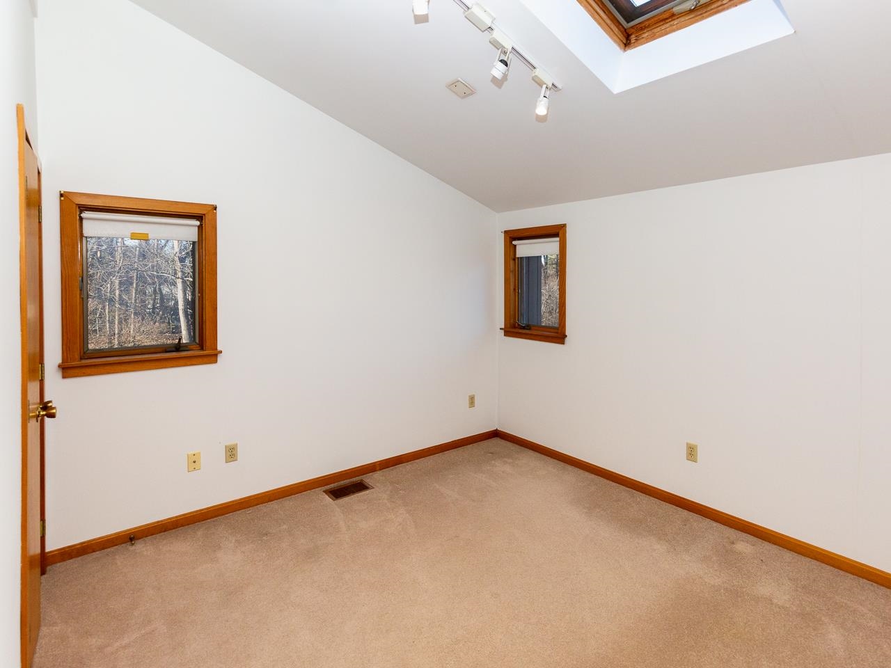 7 Apple Way Stratham, NH 03885 - Photo 23 of 39