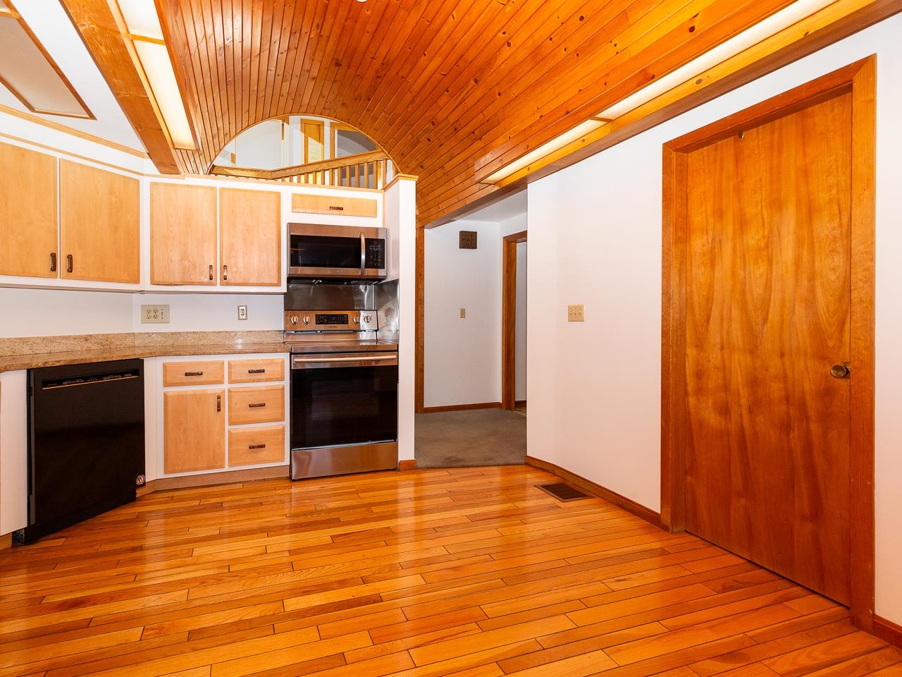 7 Apple Way Stratham, NH 03885 - Photo 24 of 39
