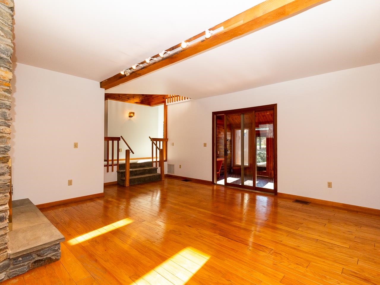7 Apple Way Stratham, NH 03885 - Photo 5 of 39