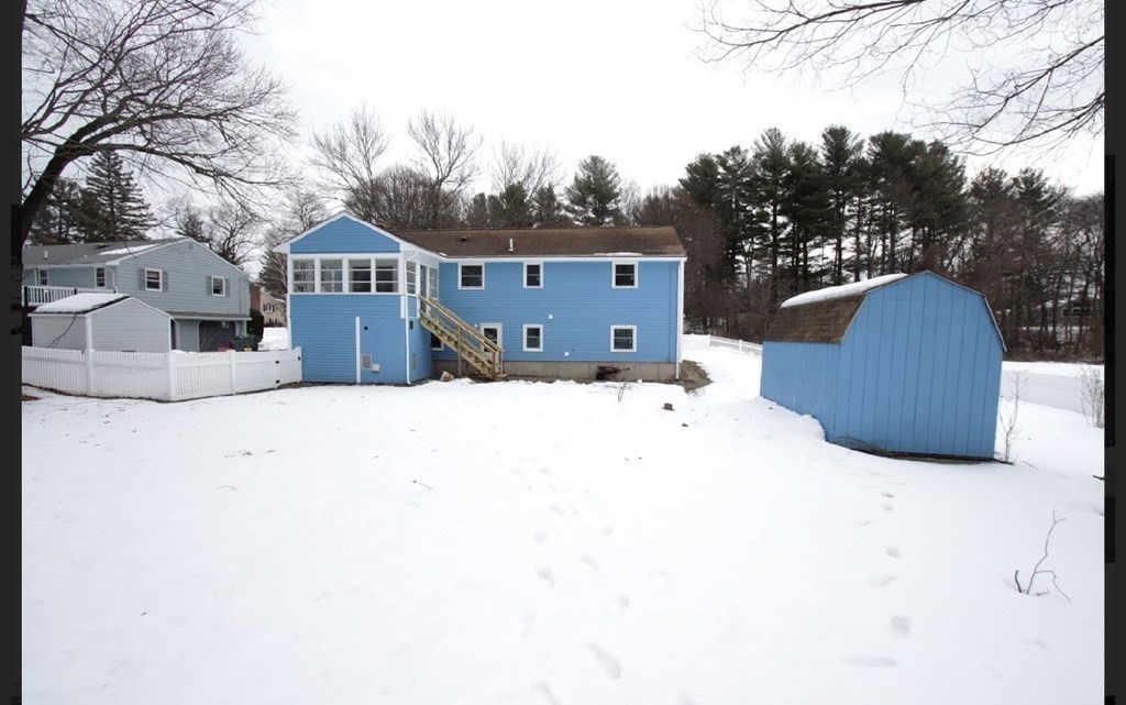 47 Hemlock Road Reading, MA 01867 - Photo 6 of 40