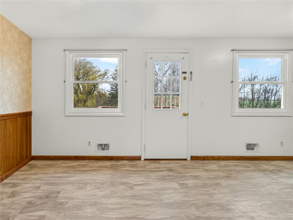 298 Dunbar Road Parma, NY 14468 - Photo 10 of 41