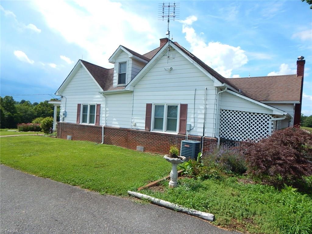 198 Mining Ridge Church Road Elkin, NC 28621 - Photo 4 of 30 Gallery Image 4