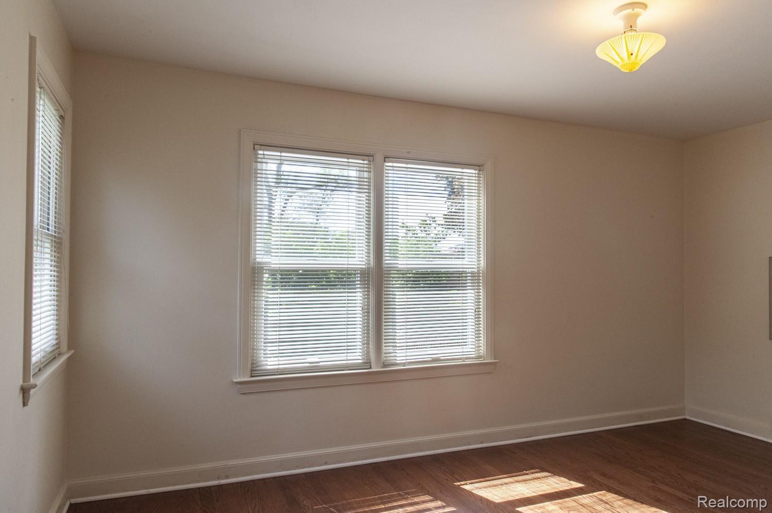88 Oriole Road Pontiac, MI 48341 - Photo 25 of 33 25.jpg