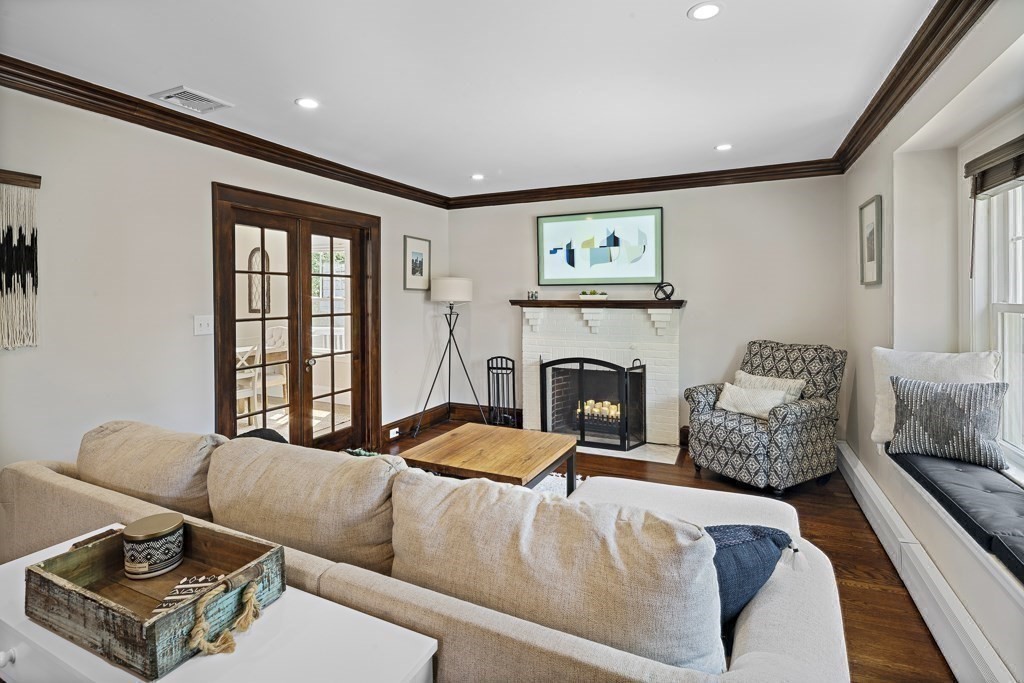 89 Hammond Road Belmont, MA 02478 - Photo 8 of 28 Gallery Image 8