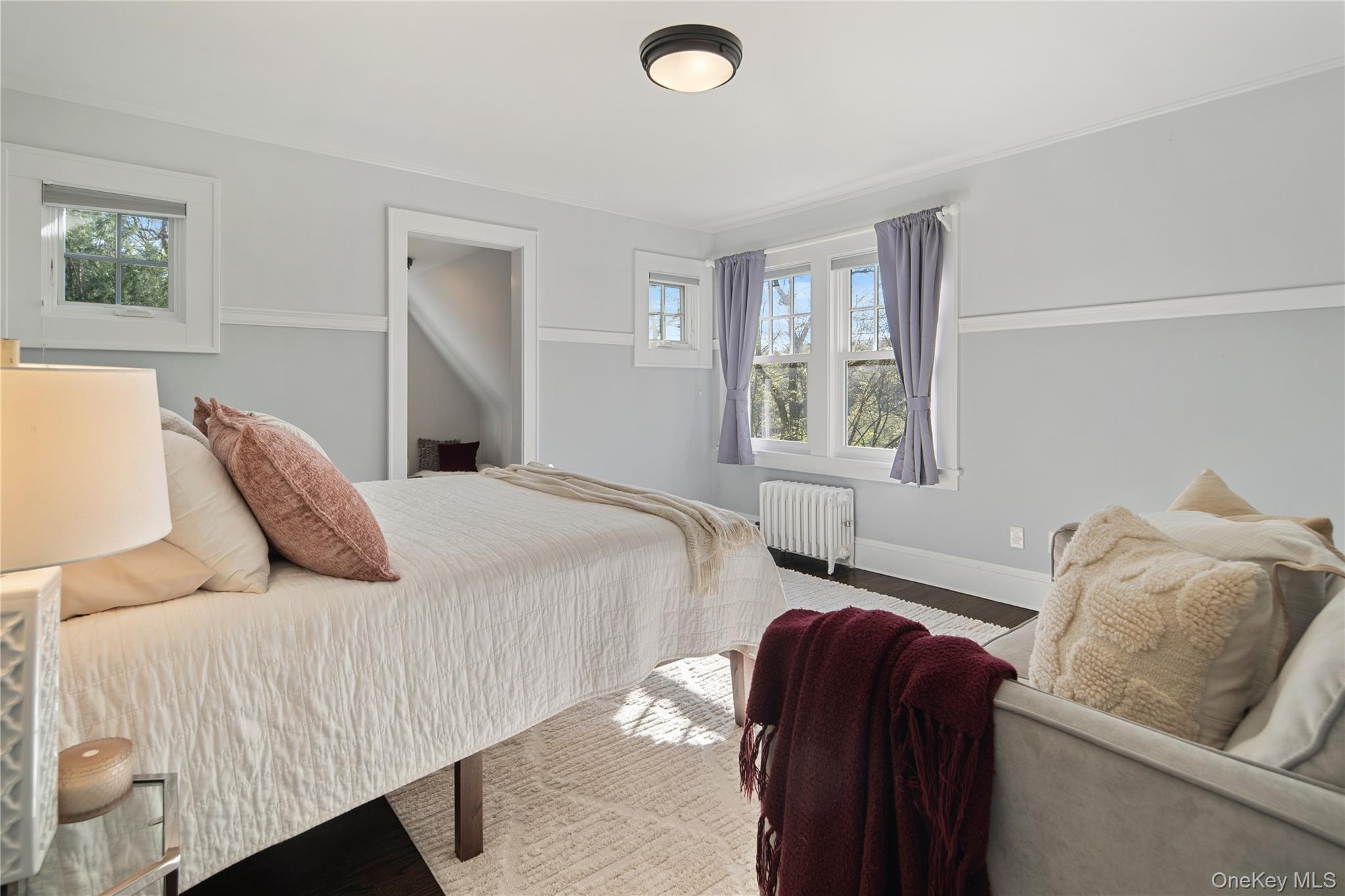 14 Aldridge Road Chappaqua, NY 10514 - Photo 29 of 38 Bedroom 3 with oak hardwood floors