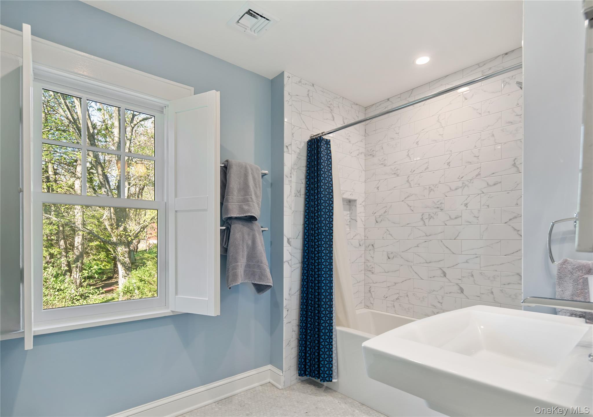 14 Aldridge Road Chappaqua, NY 10514 - Photo 32 of 38 Renovated hall bath