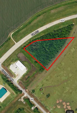 a view of a tennis court