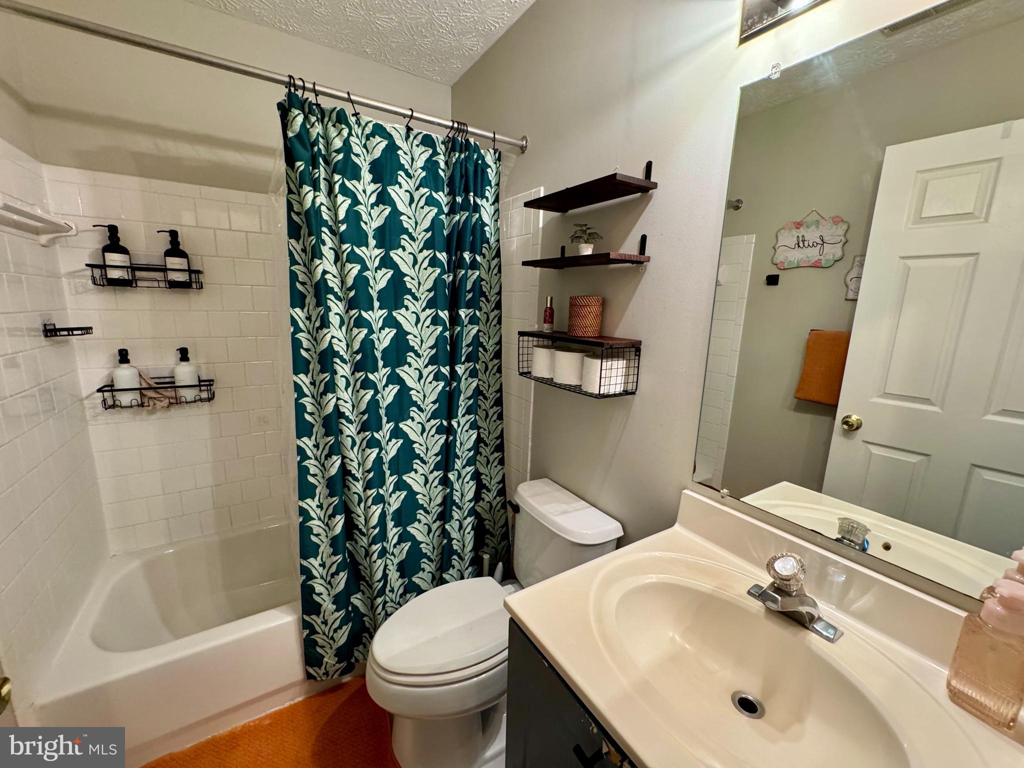 7163 Natures Road Columbia, MD 21046 - Photo 21 of 30 2nd Floor Bathroom