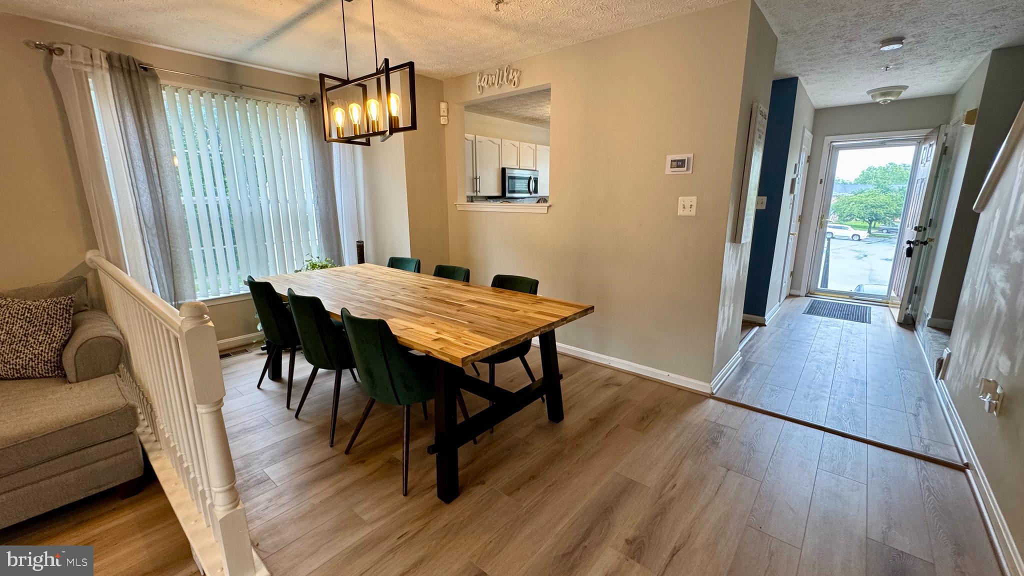 7163 Natures Road Columbia, MD 21046 - Photo 4 of 30 Dining room