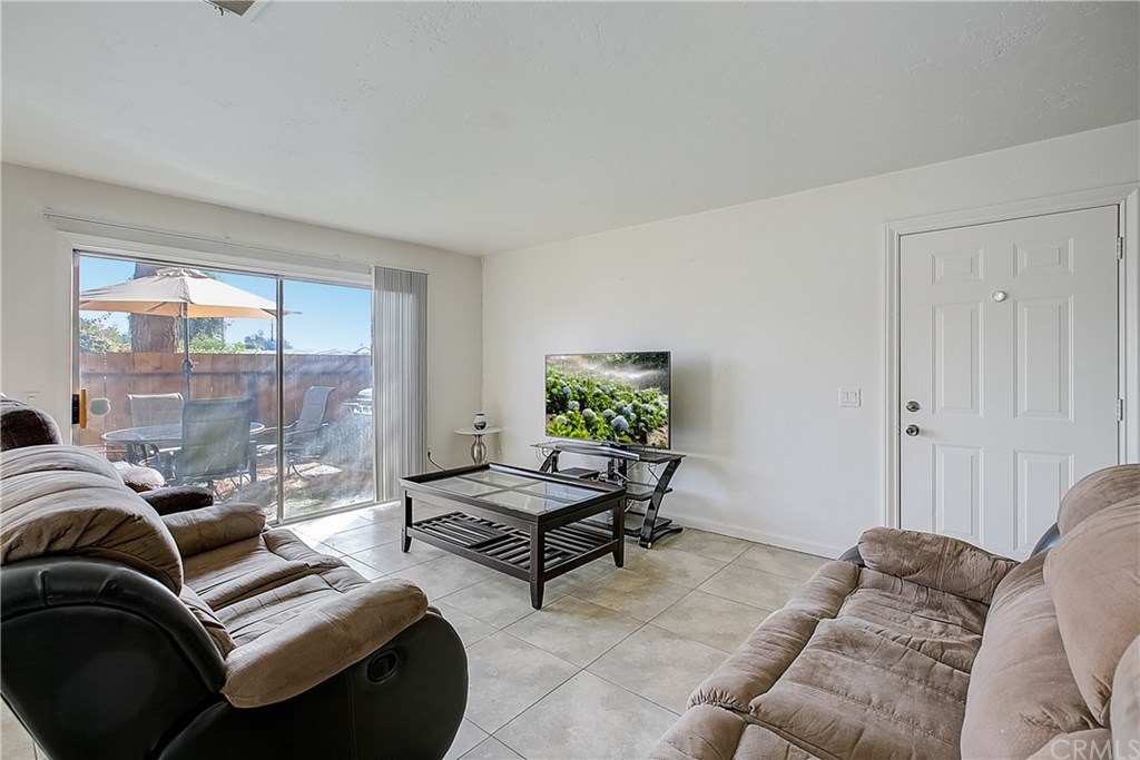 4815 Jackson Street, Unit A Riverside, CA 92503 - Photo 5 of 28