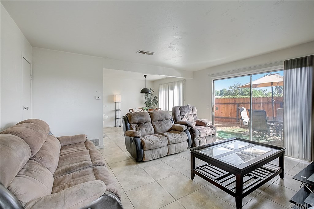 4815 Jackson Street, Unit A Riverside, CA 92503 - Photo 6 of 28