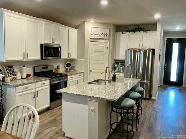 $2,100 | 1540 Arcadian Lily, San Antonio, TX 78245